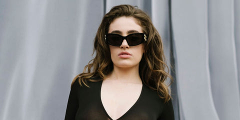 Comedian and actress Rachel Sennott was seen wearing black Balenciaga BB0360S 005 sunglasses at the Balenciaga Fall/Winter 2024 fashion show during Paris Fashion Week. Shop online now on Pretavoir