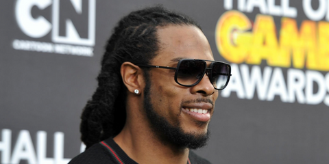 American football player Richard Sherman was seen wearing matte black and grey Dita Mach One DRX 2030 V sunglasses at the 4th annual Hall of Game Awards in Santa Monica. Shop online now on Pretavoir