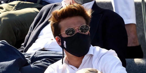 Spanish footballer Riqui Puig of LA Galaxy was seen wearing gold Ray-Ban RB 3547N 001 oval sunglasses.
