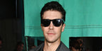Ballet dancer Roberto Bolle was seen wearing yellow tortoiseshell Burberry BE4426 4106/87 sunglasses at the Burberry Spring/Summer 2025 fashion show during London Fashion Week. Shop online now on Pretavoir