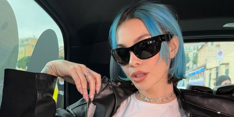 Rose Villain was seen wearing black Ray-Ban Mega Balorama RB 2289 901/31 sunglasses in her Instagram post