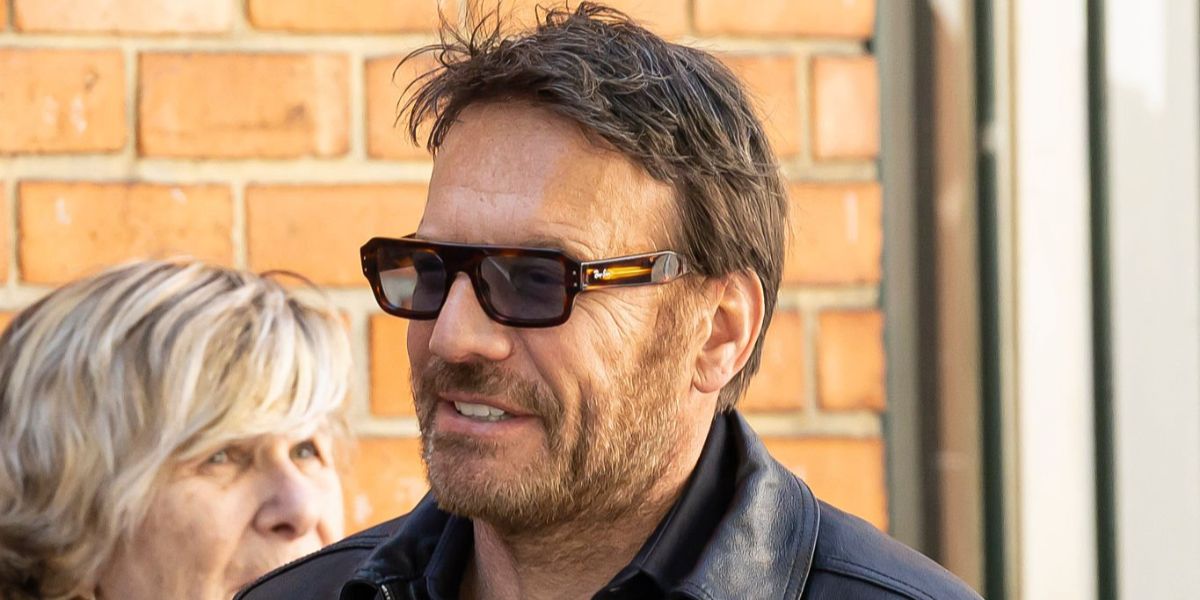 French actor Samuel Le Bihan was seen wearing tortoiseshell Ray-Ban Flacko RB 4454 1398/56 sunglasses with blue lenses at the Nadia Fares' funeral in April 2026.