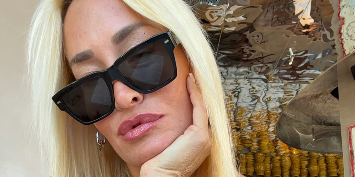 German singer Sarah Connor was seen wearing black Dolce&Gabbana DG4431 501/87 square sunglasses in her Instagram post, January 2026.