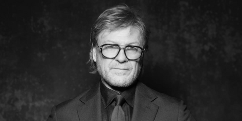 Actor Sean Bean was seen wearing black palladium Akoni Iras AKX 524A optical glasses in a Hunger Magazine feature.