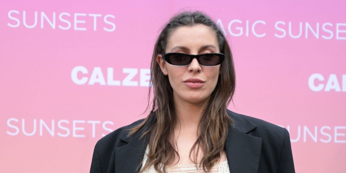 Spanish actress Silma Lopez was seen wearing black Saint Laurent Sun SL 557 Shade 001 sunglasses at the Magic Sunsets presentation by Calzedonia in Madrid, June 2023.