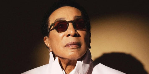 Smokey Robinson was seen wearing transparent military green Garrett Leight Mr. Leight Rell S ML2030 HUN-SV/TAHR sunglasses with red lenses in a V Magazine feature, May 2023. Shop online now on Pretavoir