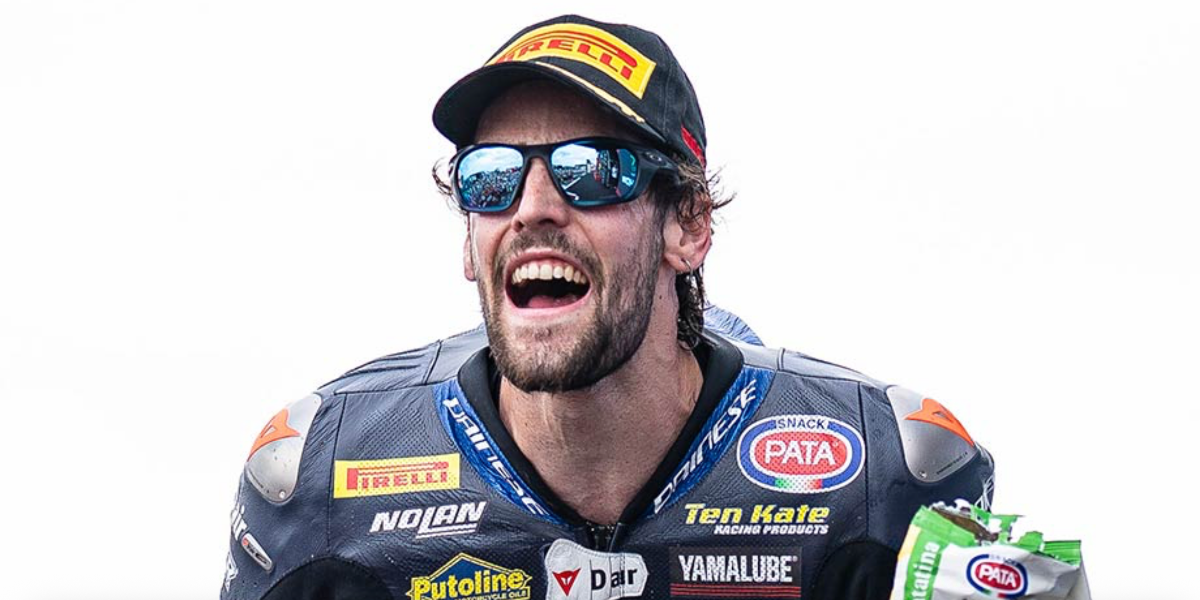 Italian motorcycle racer Stefano Manzi was seen wearing dark blue Oakley Lateralis OO9431 03 Prizm Polarised sunglasses as he won the 2025 Supersport World Championship.