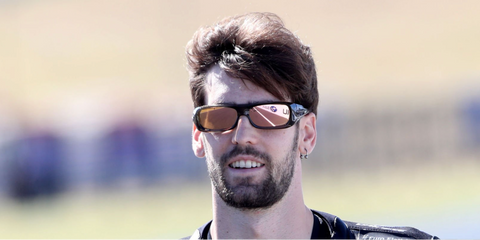 Italian motorcycle racer Stefano Manzi was seen wearing brown Oakley Permian OO9520 03 Prizm sunglasses at the World Superbikes Australia 2026.