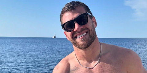 American football player T.J. Watt of Pittsburgh Steelers was seen wearing black Tom Ford Kevyn TF1099-N 01D Polarised sunglasses in his Instagram post, June 2024. 