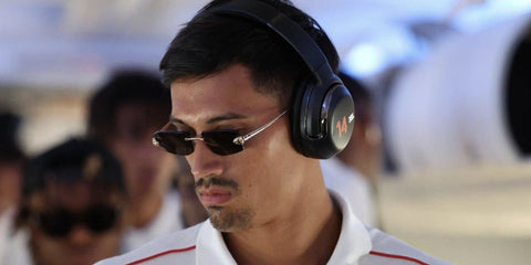 Dutch footballer Tijjani Reijnders of Manchester City was seen wearing Cartier Panthere CT0474S 001 rimless sunglasses.