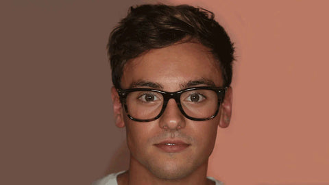 Tom Daley is seen wearing Ray-Ban Wayfarer RB 5121F 2012 glasses in his Wikipedia page