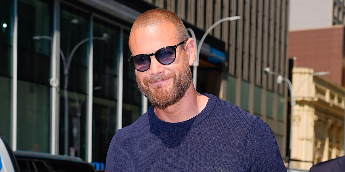 Actor Tom Hopper was seen wearing black Persol 3152S 9014/Q8 round sunglasses with blue gradient lenses in New York City, August 2025. Shop online now on Pretavoir