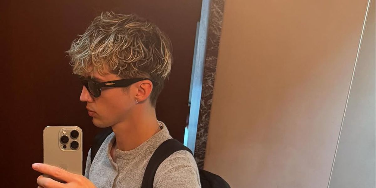 Troye Sivan is seen wearing Bottega Veneta BV1326S 001 sunglasses in his Instagram post