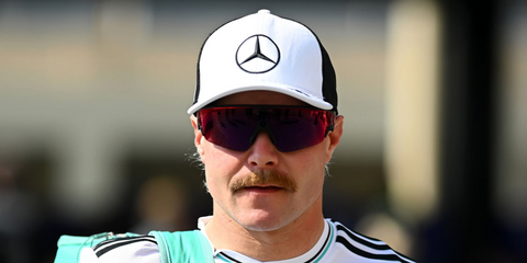 Valtteri Bottas was seen wearing Oakley Meta Vanguard OW8001 01 Prizm Smart Glasses at the F1 Grand Prix of Abu Dhabi 2025.