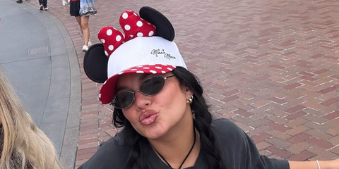 Vanessa Hudgens was seen wearing Ray-Ban Kai RB 3757 004/2V sunglasses with grey Polarised lenses at Disneyland, shared through her Instagram post in August 2025.