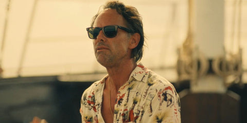 Walton Goggins was seen wearing tortoiseshell Ray-Ban Wayfarer RB 2140 1382/R5 sunglasses in The White Lotus season 3 episode 1