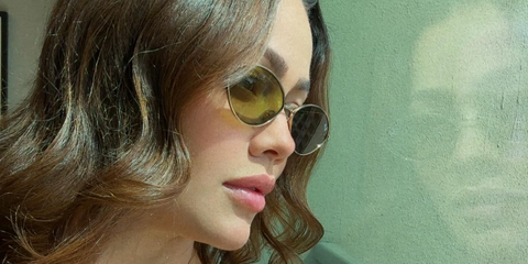 Bollywood actress Waluscha De Sousa was seen wearing gold Ray-Ban Oval RB 3547 001/4E sunglasses with green lenses in her Instagram post, June 2025. Shop online now on Pretavoir