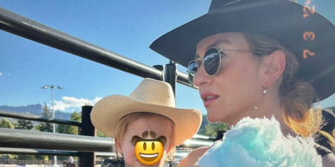 Founder and CEO of Bumble, Whitney Wolfe Herd, was seen wearing Ray-Ban Round Metal RB 3447 001/58 Polarised sunglasses in her Instagram post, January 2025