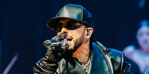 Puerto Rican singer Yandel was seen wearing Cartier Panthere CT0359S 001 sunglasses in the promotional image by Live Nation Latino, ahead of his Sinfonico Concert. Shop online now on Pretavoir