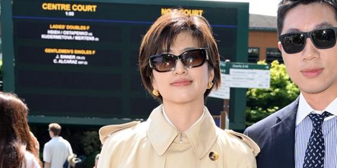 Chinese former table tennis player Yao Yan was seen wearing Ralph Lauren The Bridget RL8222 5003/13 sunglasses at the Wimbledon Tennis Championships 2025. Shop online now on Pretavoir