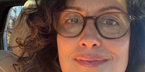 Legendary supermodel Yasmeen Ghauri was seen wearing Oliver Peoples Fairmont OV5219 1310 Amaretto Tortoise / Striped Honey optical glasses in her Instagram story. Shop online now on Pretavoir