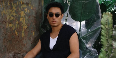 Taiwanese actor Yo Yang was seen wearing gold Bottega Veneta BV1966S 001 sunglasses ahead of the Bottega Veneta Spring/Summer 2026 fashion show during Milan Fashion Week. Shop online now on Pretavoir