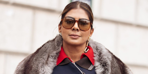 Dubai-based influencer and accessories designer Zufi Alexander was seen wearing tortoiseshell Miu Miu MU B01S 26E10R oversized sunglasses during Paris Fashion Week season Spring/Summer 2026.