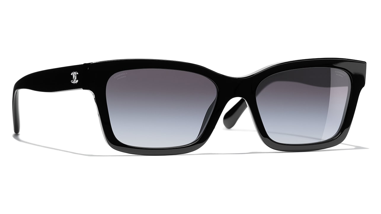 Sunglasses Chanel Black in Plastic - 24738441