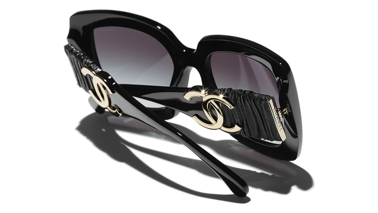 Sunglasses Chanel CH5470Q C622S6 57-17 Black in stock