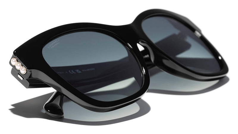 Chanel Sunglasses Black Plastic ref.152483 - Joli Closet